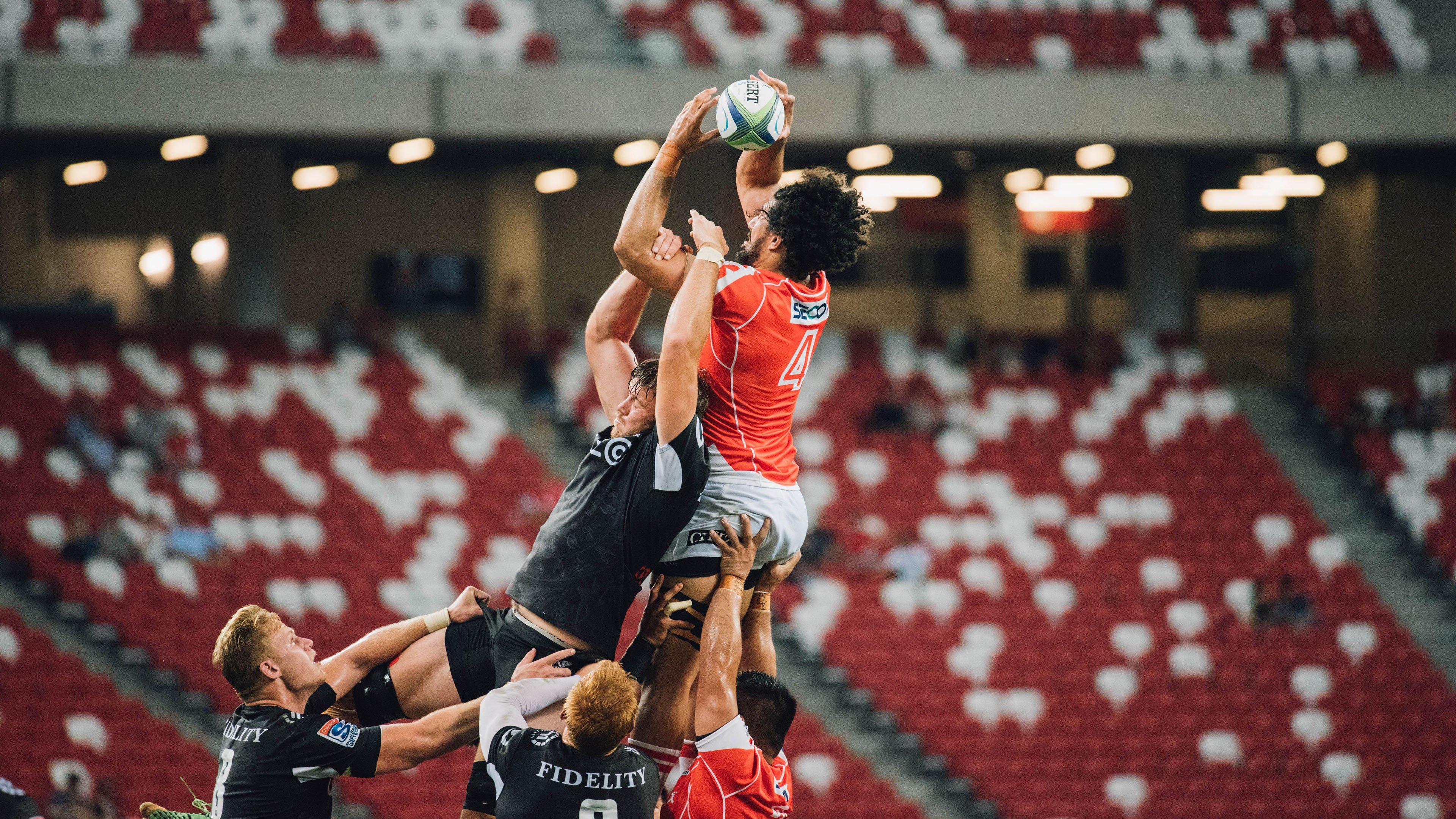 汤普森这一球!速度、力度、角度拉满,绝杀瞬间点燃全球篮球迷