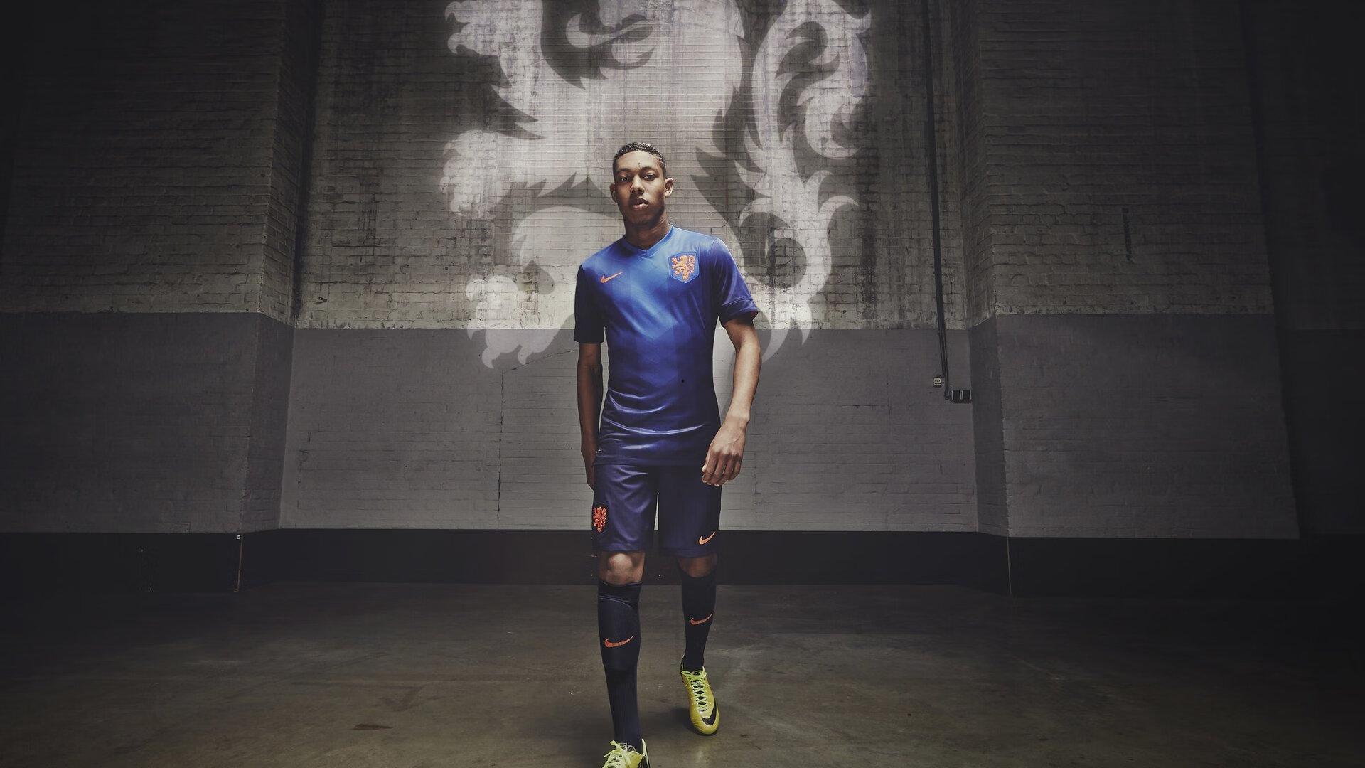 意甲焦点战，贝尔纳代斯基领衔博洛尼亚锋线，奥尔索利尼首发对决热那亚